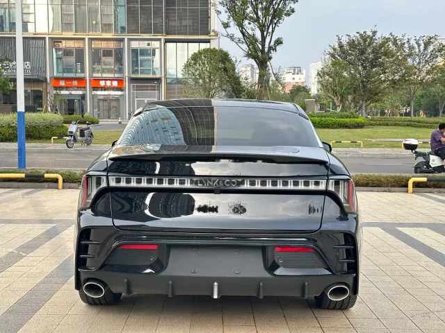 Lynk & Co 03 — Фото автомобиля 5