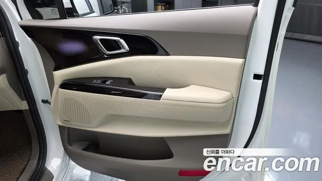Kia Canival Carnival 4 поколение Дизель 9 мест Hi-Limousine — Фото автомобиля 21