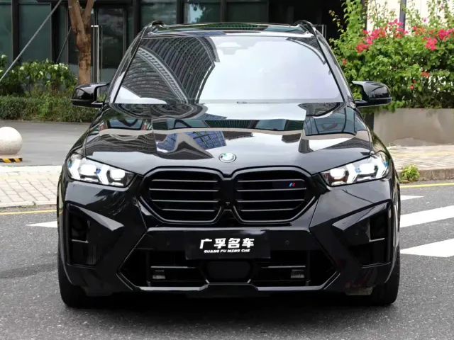 Фотография автомобиля — BMW X5 M
