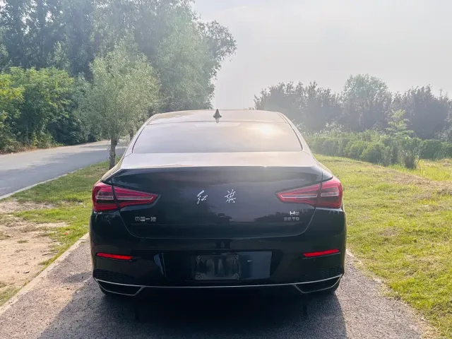 Hongqi H5 — Фото автомобиля 10