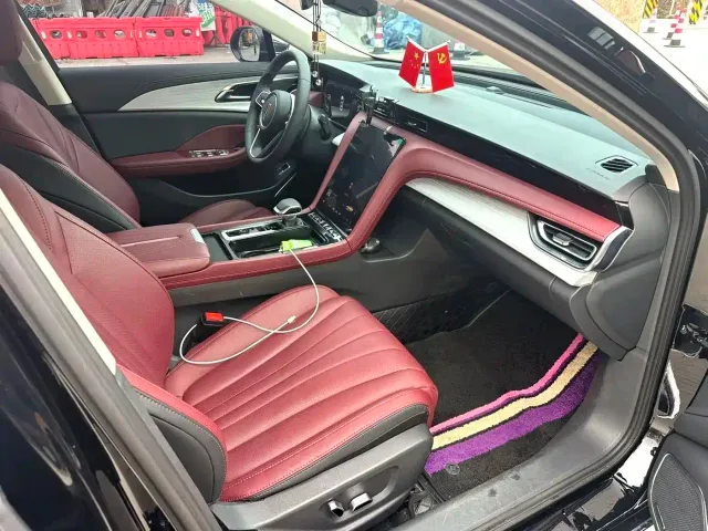 Hongqi H5 — Фото автомобиля 7