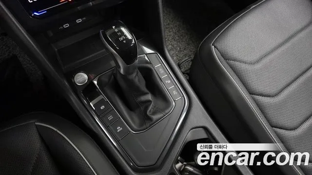 Volkswagen Tiguan — Фото автомобиля 12