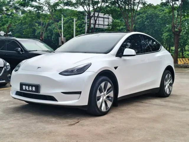 Фотография автомобиля — Tesla Model Y