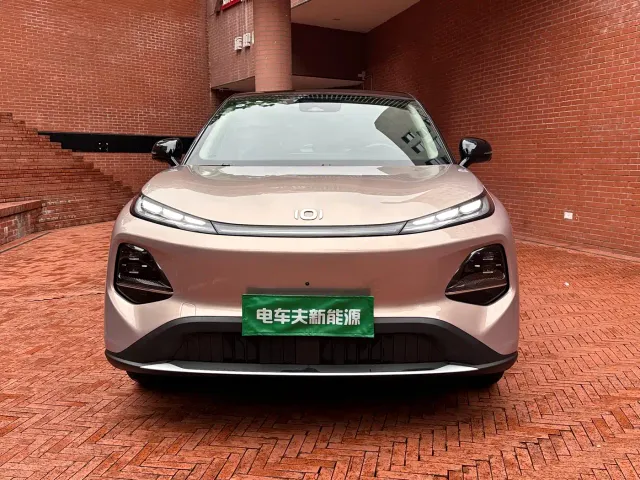 Changan Qiyuan Q05 — Фото автомобиля 3