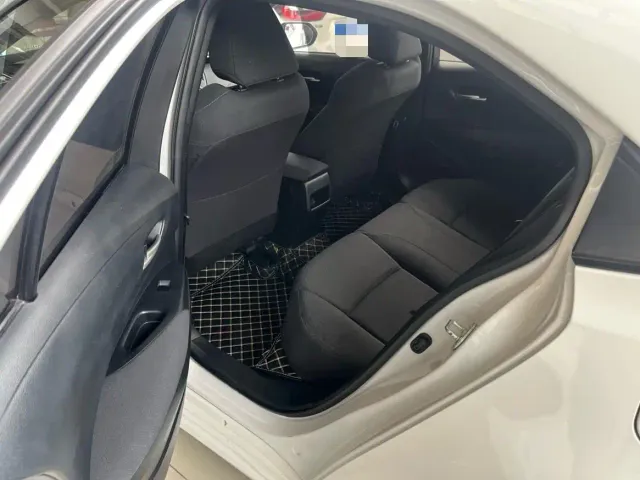 Toyota Corolla — Фото автомобиля 5
