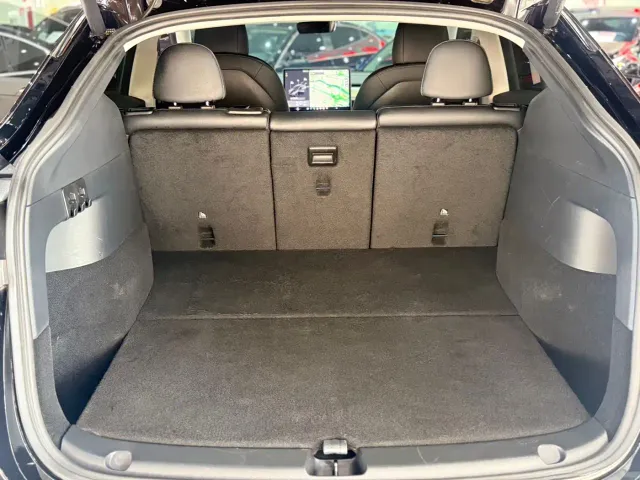 Tesla Model Y — Фото автомобиля 16