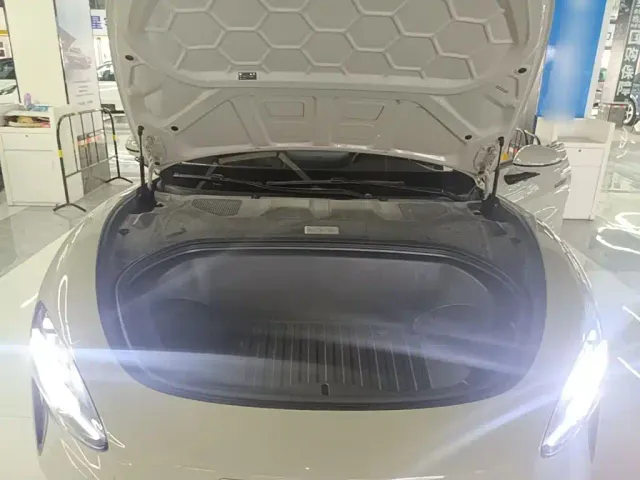 Xiaomi SU7 — Фото автомобиля 19
