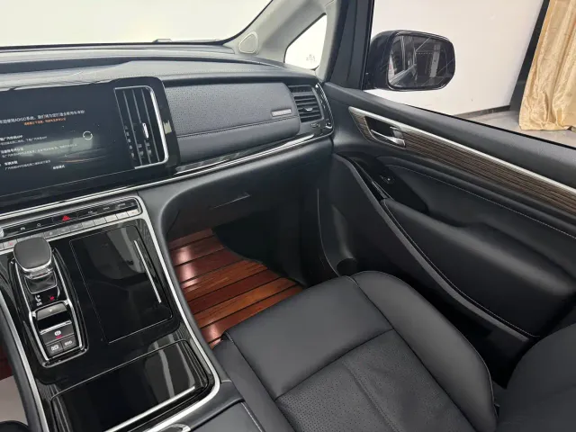 GAC Trumpchi M8 — Фото автомобиля 18