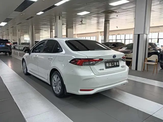 Toyota Corolla — Фото автомобиля 11