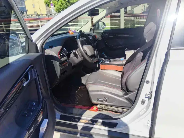 Dongfeng Fengshen AX7 — Фото автомобиля 8