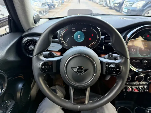 MINI Hatch — Фото автомобиля 15