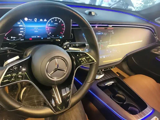 Mercedes-Benz E-Class — Фото автомобиля 9