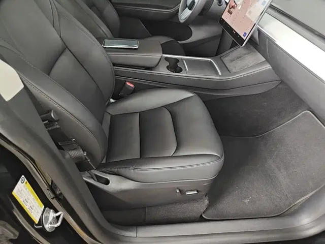 Tesla Model Y — Фото автомобиля 24
