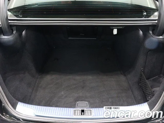 Mercedes-Benz S-Class — Фото автомобиля 3
