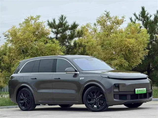 Li Auto L8 — Фото автомобиля 3