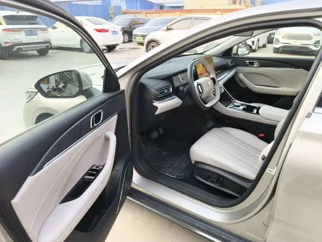 Geely Galaxy Stellar 6 — Фото автомобиля 15
