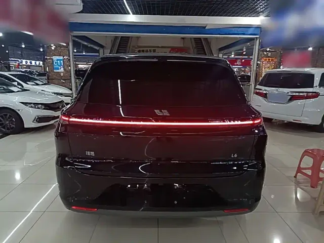 Li Auto L6 — Фото автомобиля 5