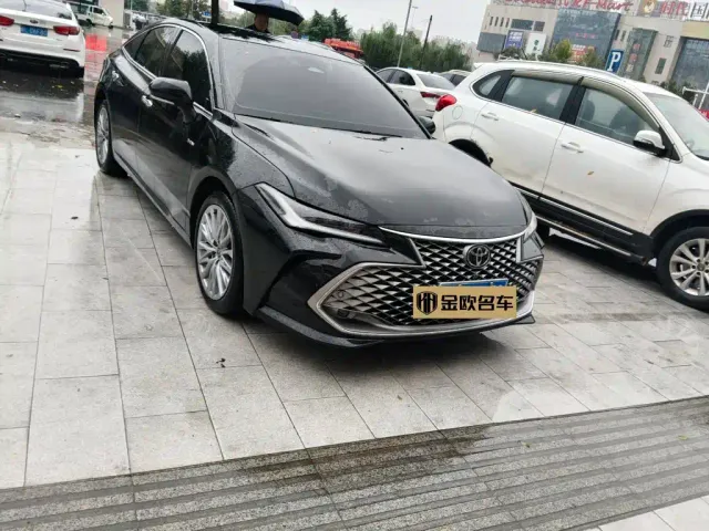Toyota Avalon — Фото автомобиля 2