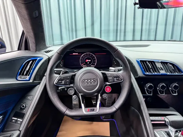 Audi R8 — Фото автомобиля 7