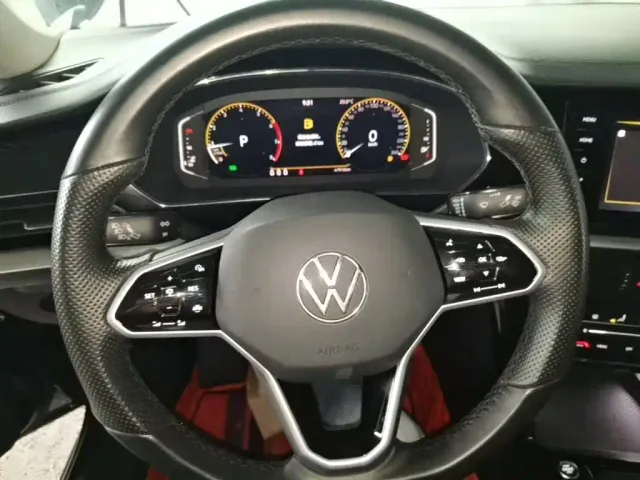 Volkswagen Passat — Фото автомобиля 10