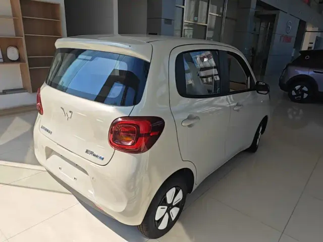Wuling Hongguang Mini EV — Фото автомобиля 6