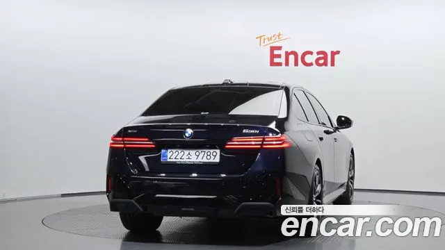 BMW 5 Series — Фото автомобиля 4