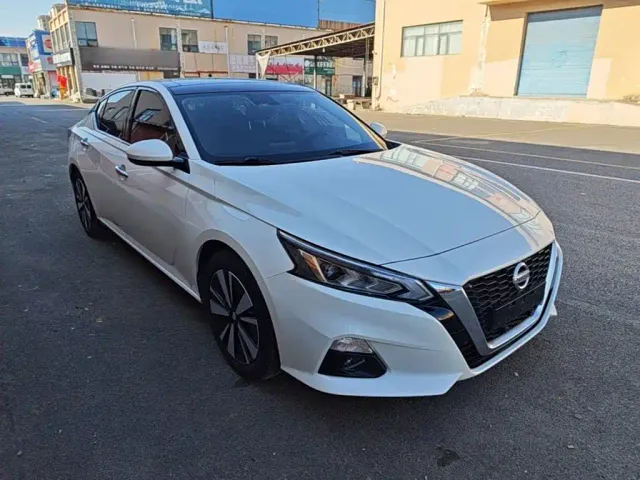 Nissan Teana — Фото автомобиля 3