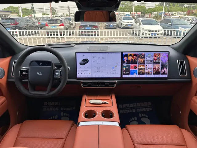 Li Auto L9 — Фото автомобиля 10