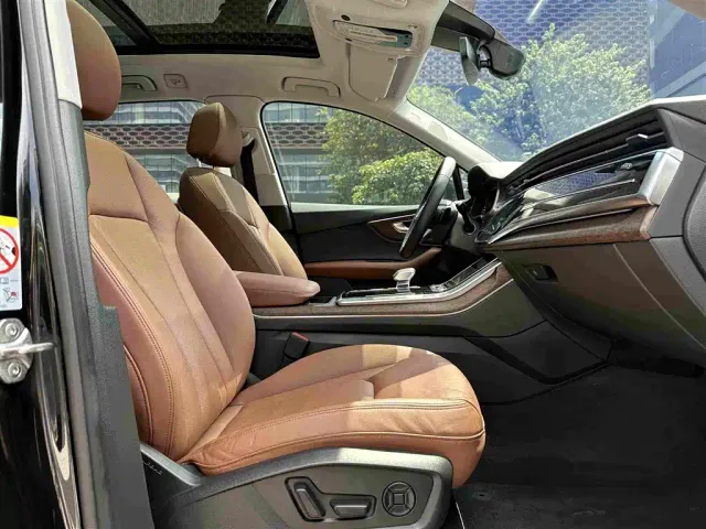 Audi Q7 — Фото автомобиля 6