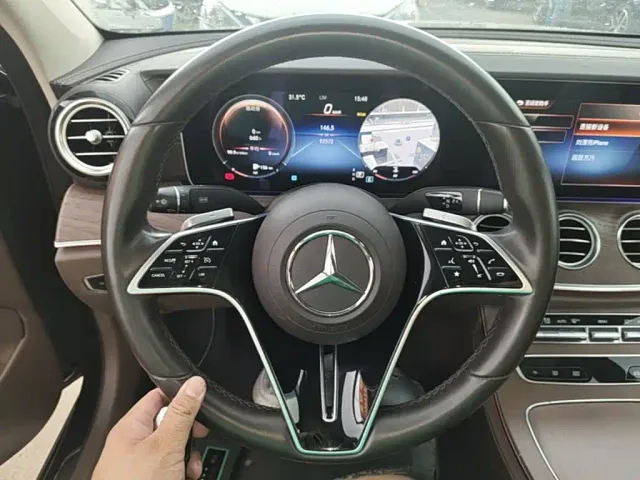 Mercedes-Benz E-Class — Фото автомобиля 10