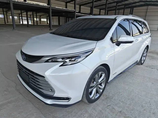 Фотография автомобиля — Toyota Sienna