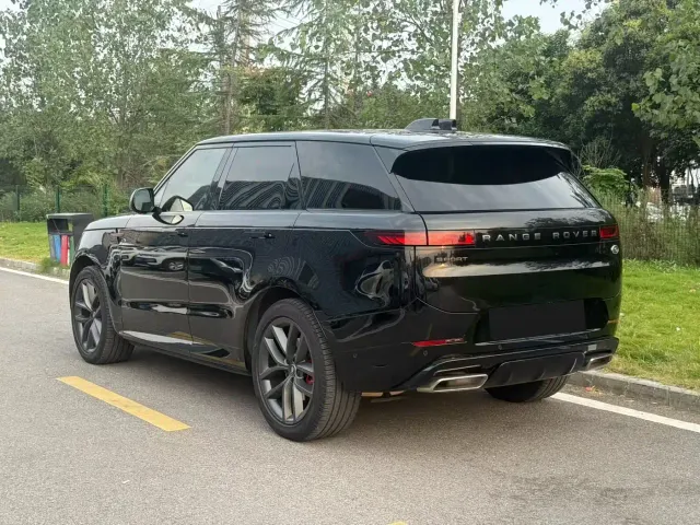 Land Rover Range Rover Sport — Фото автомобиля 9