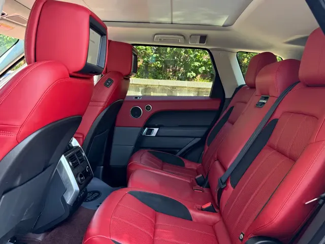 Land Rover Range Rover Sport — Фото автомобиля 11
