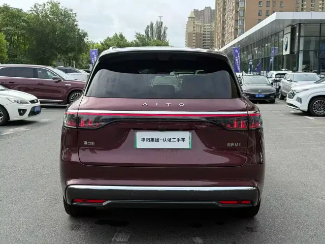 Aito M8 — Фото автомобиля 5