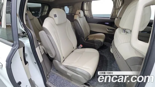 Kia Canival Carnival 4 поколение Бензин 9 мест Hi-Limousine — Фото автомобиля 13