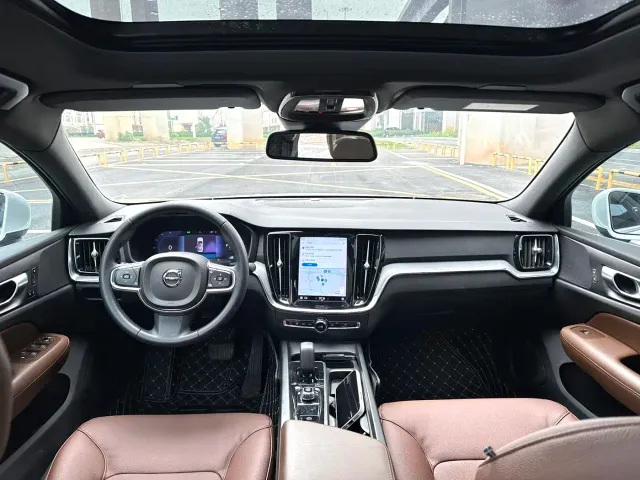 Volvo S60 — Фото автомобиля 8