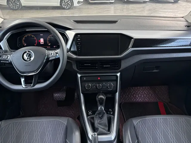 Volkswagen T-Cross — Фото автомобиля 7