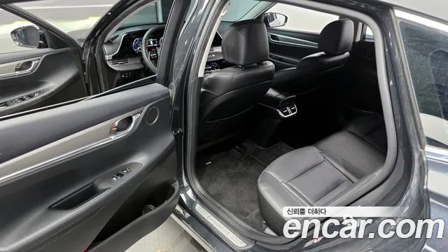 Hyundai Grandeur Premium — Фото автомобиля 11
