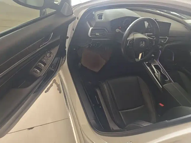 Honda Accord — Фото автомобиля 15
