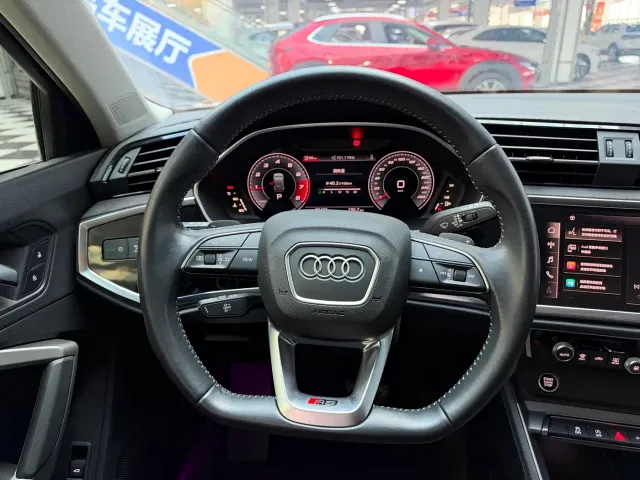 Audi Q3 — Фото автомобиля 7