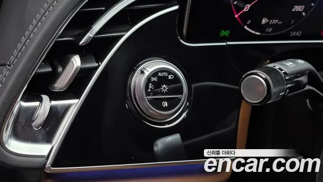 Mercedes-Benz E-Class W214 — Фото автомобиля 30