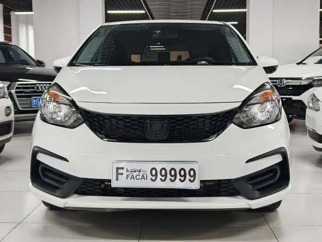 Honda Fit — Фото автомобиля 2