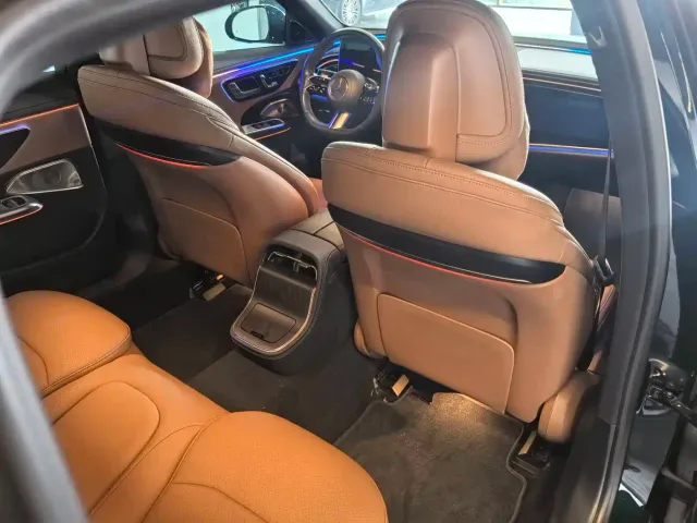 Mercedes-Benz E-Class — Фото автомобиля 12