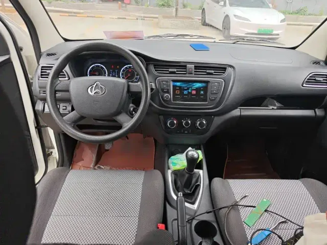 Changan Ono S — Фото автомобиля 10