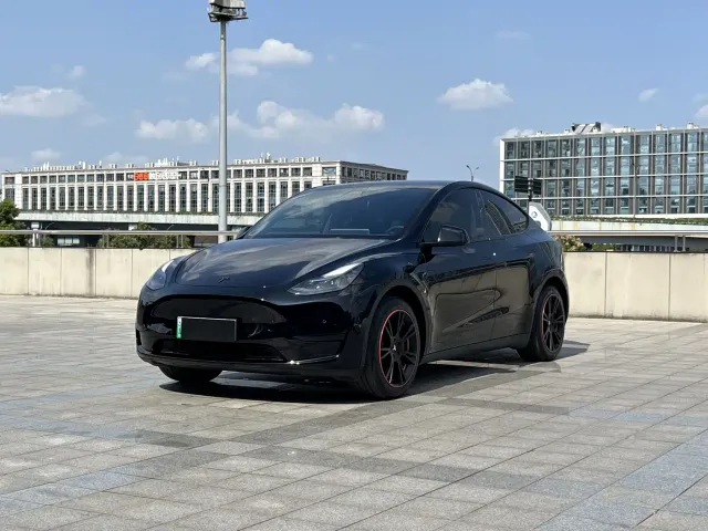 Фотография автомобиля — Tesla Model Y