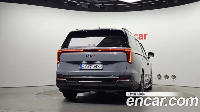 Kia Canival — Фото автомобиля 4