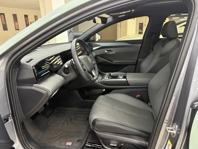 BYD Qin L — Фото автомобиля 12