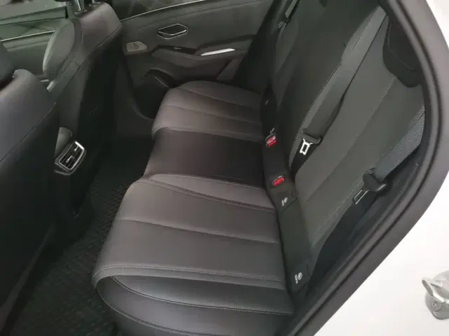 BYD Qin L — Фото автомобиля 16