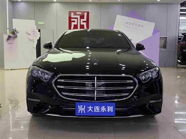 Mercedes-Benz E-Class — Фото автомобиля 2