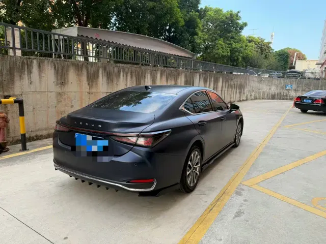 Lexus ES — Фото автомобиля 3